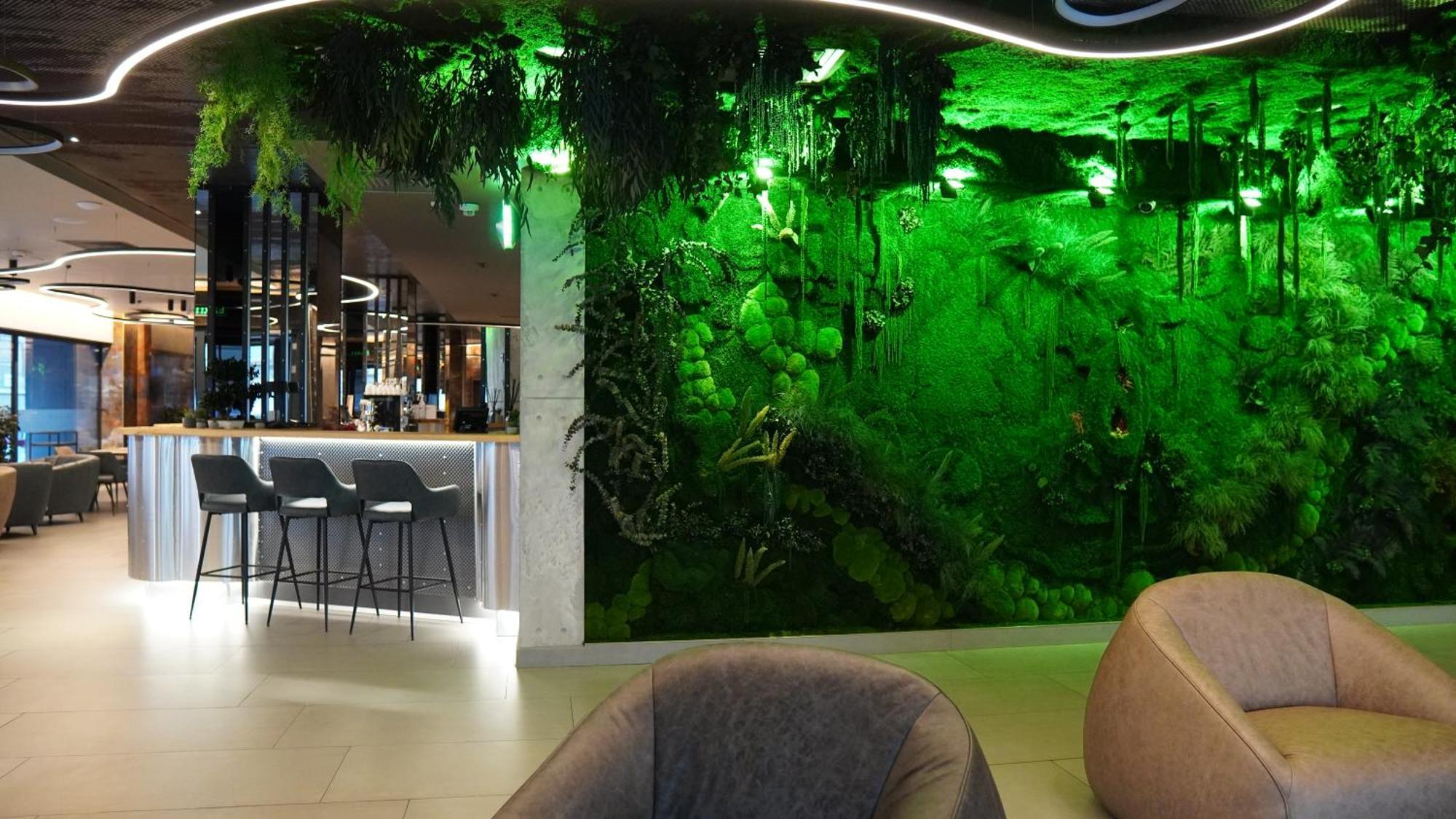 Aniroc Signature Hotel Arad Exteriér fotografie The interior of the lounge