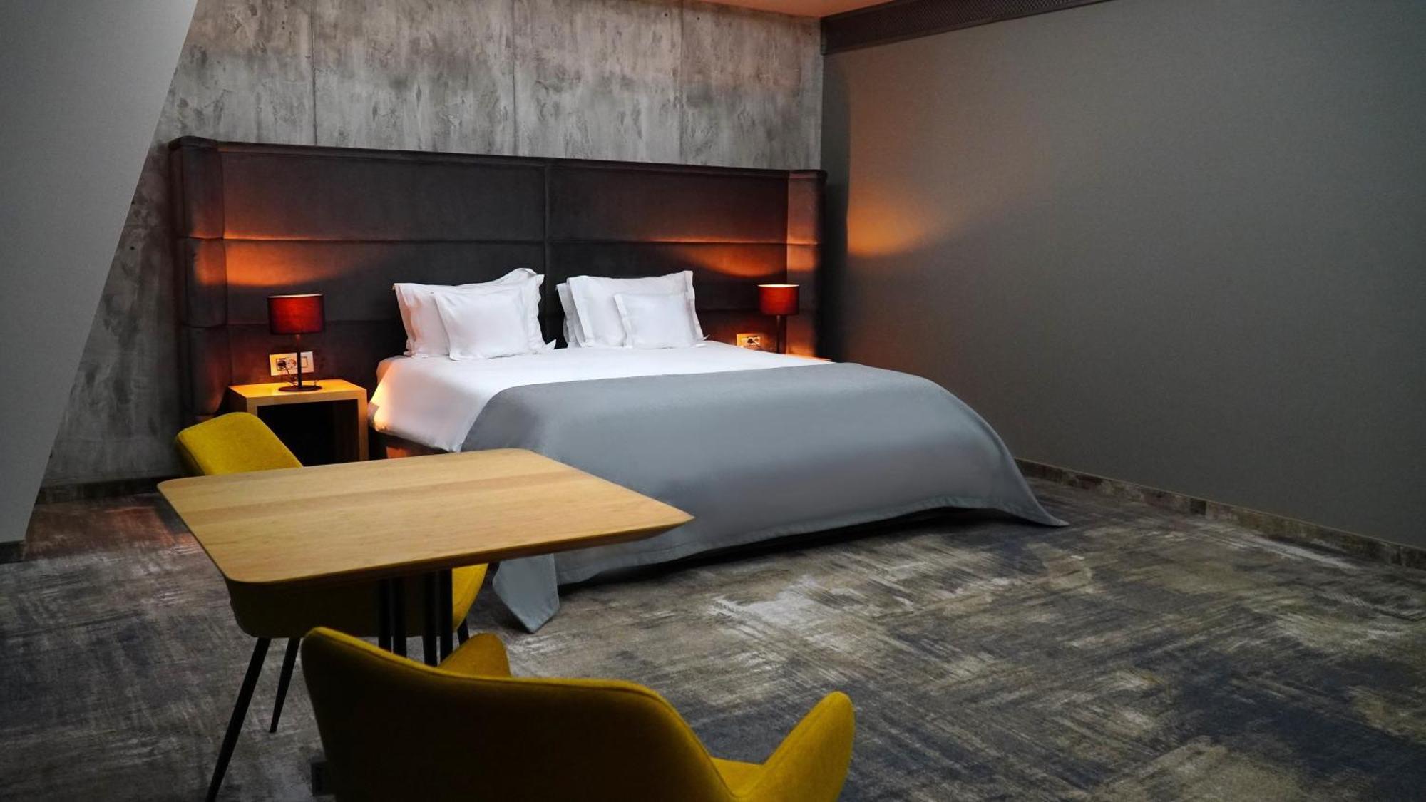 Aniroc Signature Hotel Arad Exteriér fotografie A room at the hotel